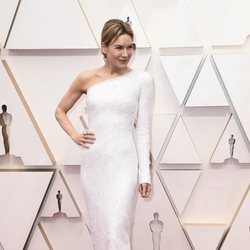 Renée Zellweger posa en la alfombra roja de los Oscar 2020