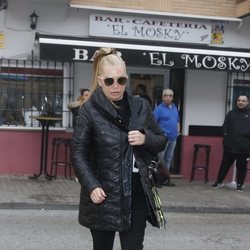 Belén Esteban camina cabizbaja tras la muerte de Fran Álvarez