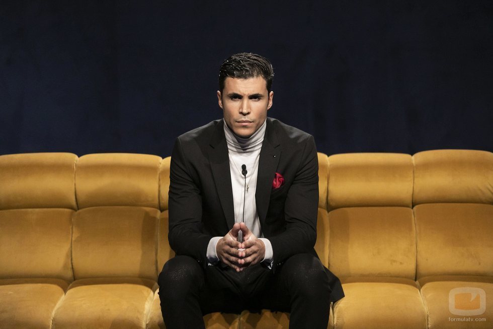 Kiko Jiménez, sentado en la Gala 5 de 'El tiempo del descuento' 