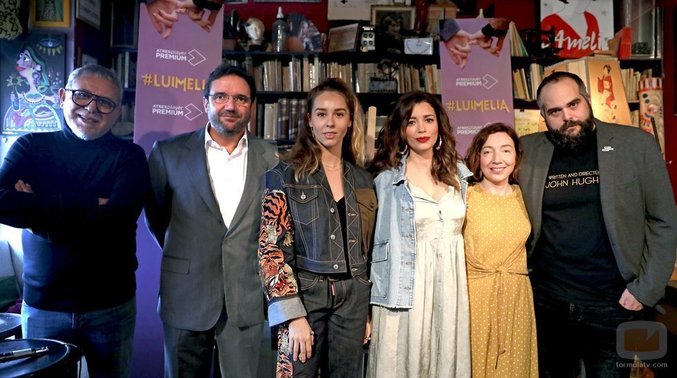 El equipo de '#Luimelia' posa en la rueda de prensa