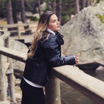 Adelina Seres ('La isla de las tentaciones') posa en un parque natural