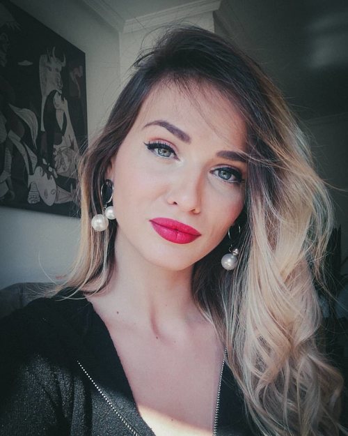 Adelina Seres ('La isla de las tentaciones'), con labios color rubí