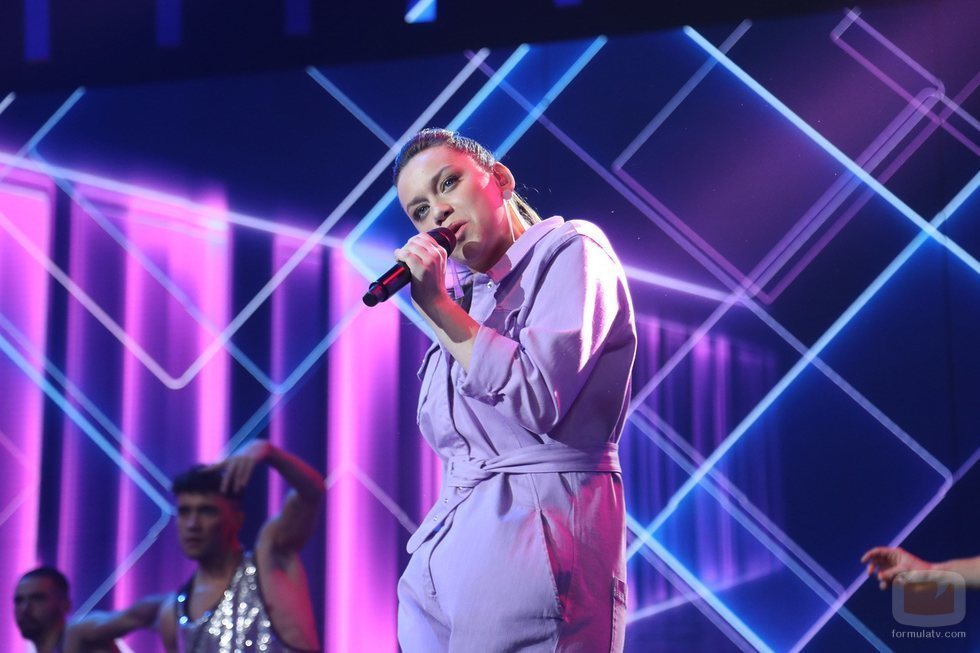Eva interpretando "I follow rivers" en al Gala 5 de 'OT 2020'