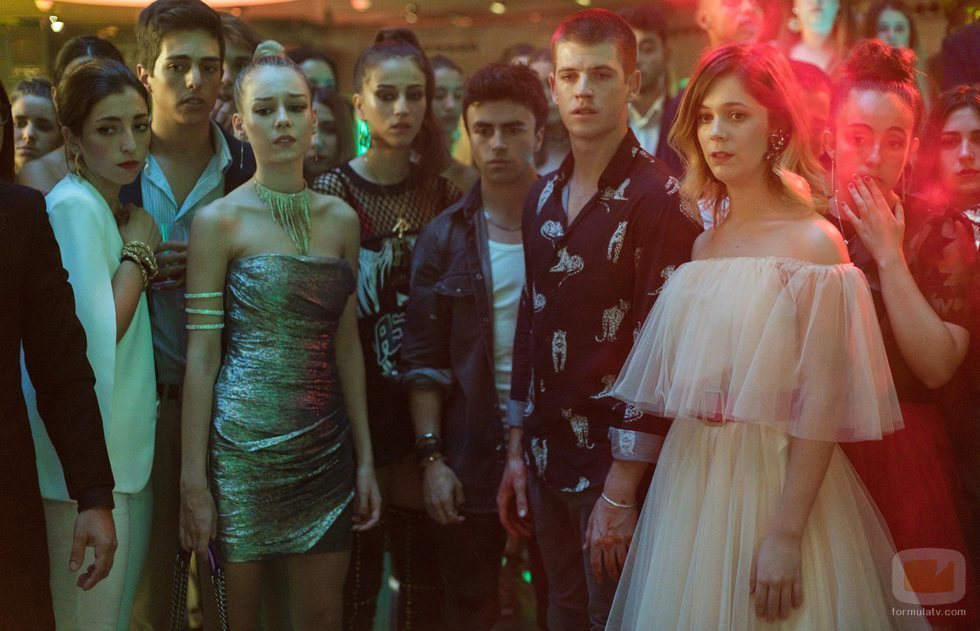 Carla, Rebeca, Samuel, Guzmán y Cayetana en la temporada 3 de 'Élite'