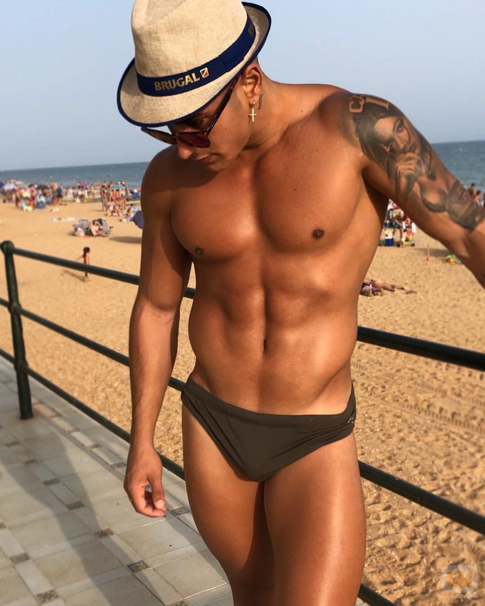 Ferre, de 'Supervivientes 2020', muy sexy con un ajustado bañador 
