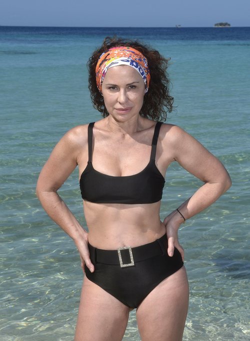 Vicky Larraz, de 'Supervivientes 2020', posa en bañador desde la playa de Honduras