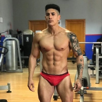 Ferre ('Supervivientes 2020'), con torso desnudo y un slip ajustado