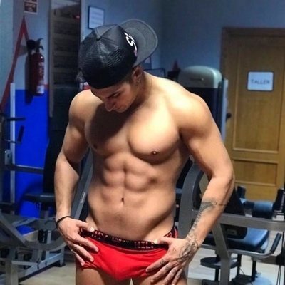 Ferre ('Supervivientes 2020') contempla su musculatura