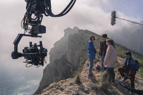 Rodaje de 'Paraíso', serie de Movistar+, en un acantilado