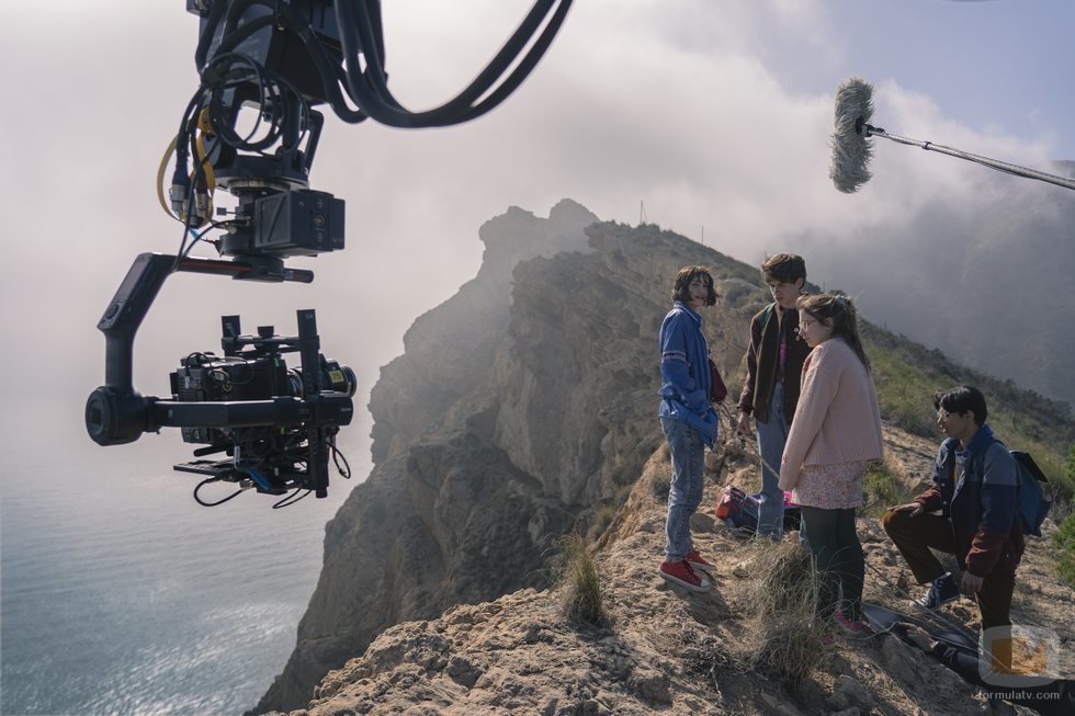 Rodaje de 'Paraíso', serie de Movistar+, en un acantilado