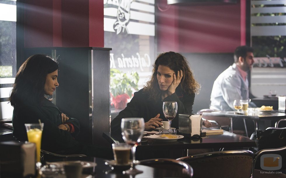 Inés y Belén, enfadadas en el 20x19 de 'Cuéntame cómo pasó'