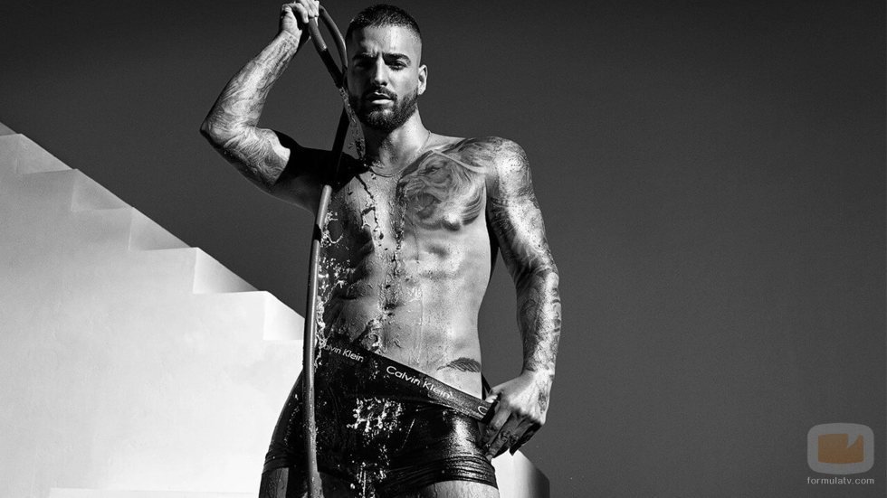 Maluma, muy sexy, posa en calzoncillos para Calvin Klein