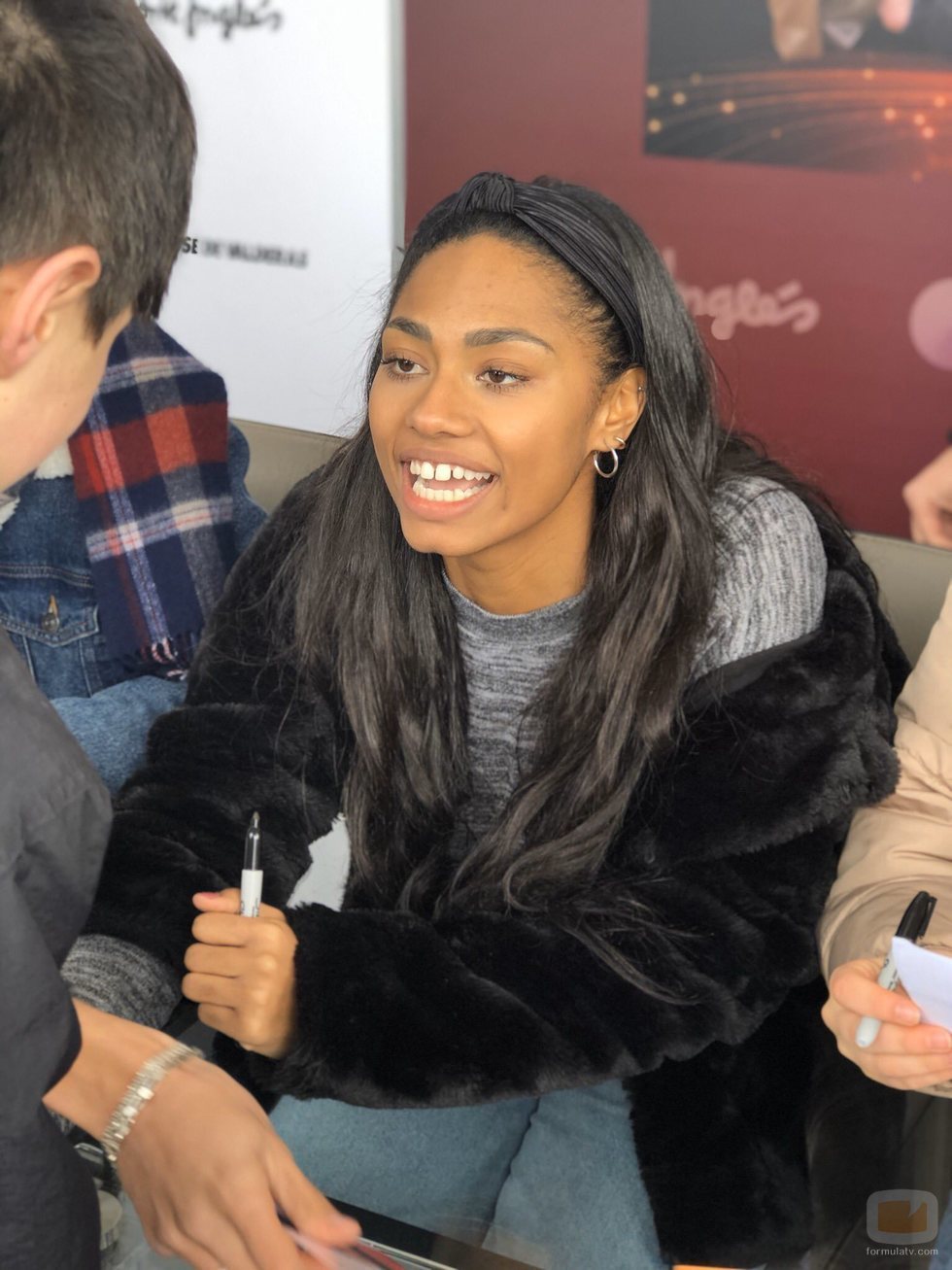 Nia, durante las firmas de discos de 'OT 2020'