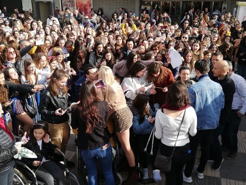 Samantha, Maialen y Flavio en las firmas de discos de 'OT 2020'