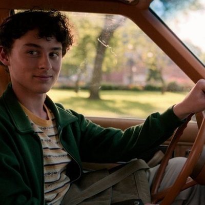 Stanley Barber (Wyatt Oleff) dentro del coche en 'Esta mierda me supera'