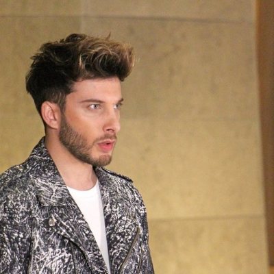 Blas Cantó en la grabación de la postal para Eurovisión 2020