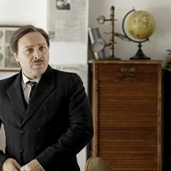 Vicente Romero es Emilio Herrera en 'El Ministerio del Tiempo'