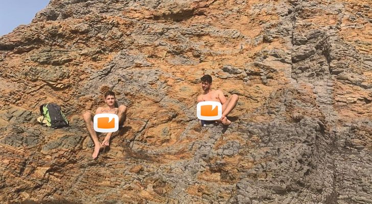 Francesc Cuéllar y Dani Luque, de 'Mercado central', desnudos en la playa