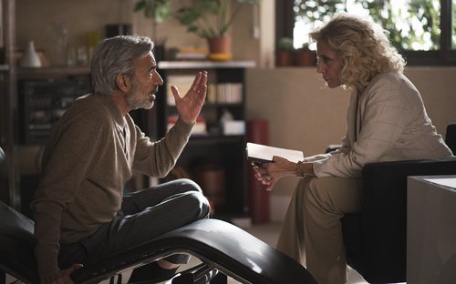 Antonio Alcántara asiste a terapia en el 20x22 de 'Cuéntame cómo pasó'