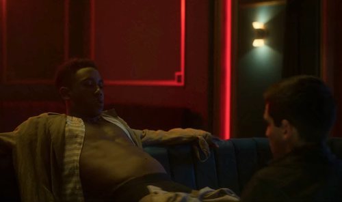 Omar desnuda a Malick en una secuencia de sexo de 'Élite'