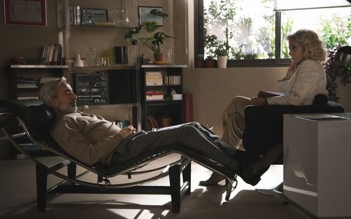 Antonio Alcántara en el psicólogo en el 20x22 de 'Cuéntame cómo pasó'