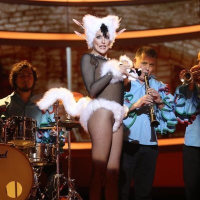 Rocío Madrid es Carmen Sevilla en la Gala 11 de 'Tu cara me suena 8'