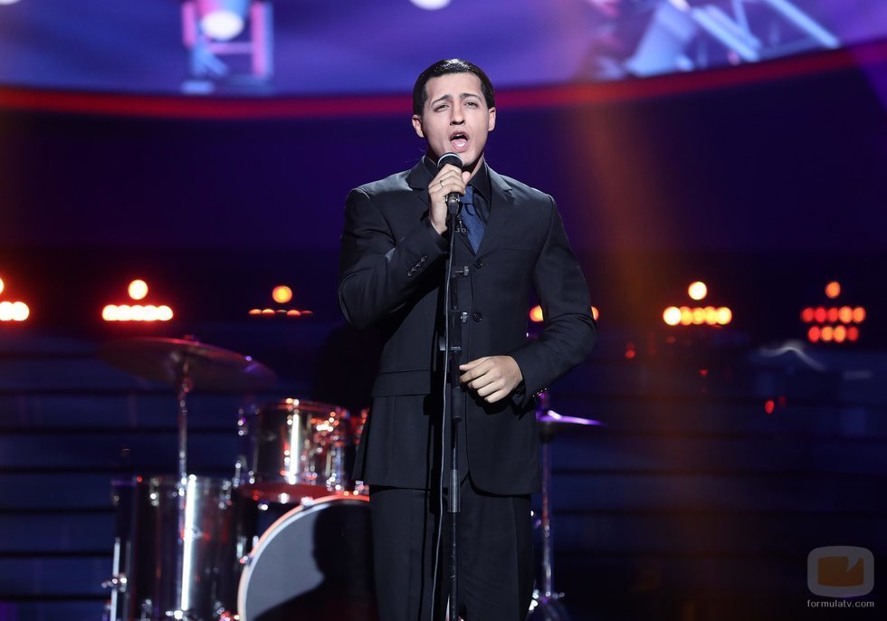 Jorge González es Enrique Heredia en la Gala 11 de 'Tu cara me suena 8'