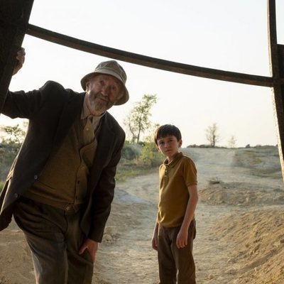 Jonathan Pryce y Duncan Joiner en 'Tales from the Loop'