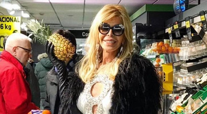Bibiana Fernández hace la compra en Mercadona muy elegante