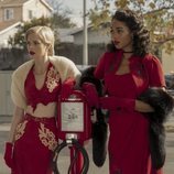 Laura Harrier y Samara Weaving viven los años 40 en 'Hollywood'