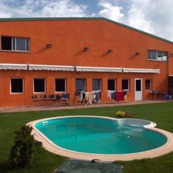 El jardín y piscina de la casa de 'GH 1'