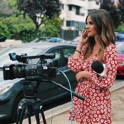 Alexia Rivas grabando un reportaje para 'Socialité'