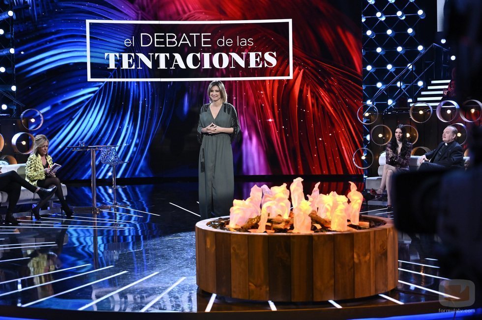 Sandra Barneda, frente a la hoguera de 'El debate de las tentaciones'