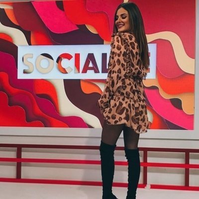 Alexia Rivas posa en el plató de 'Socialité'