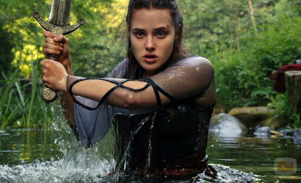 Katherine Langford en 'Maldita'