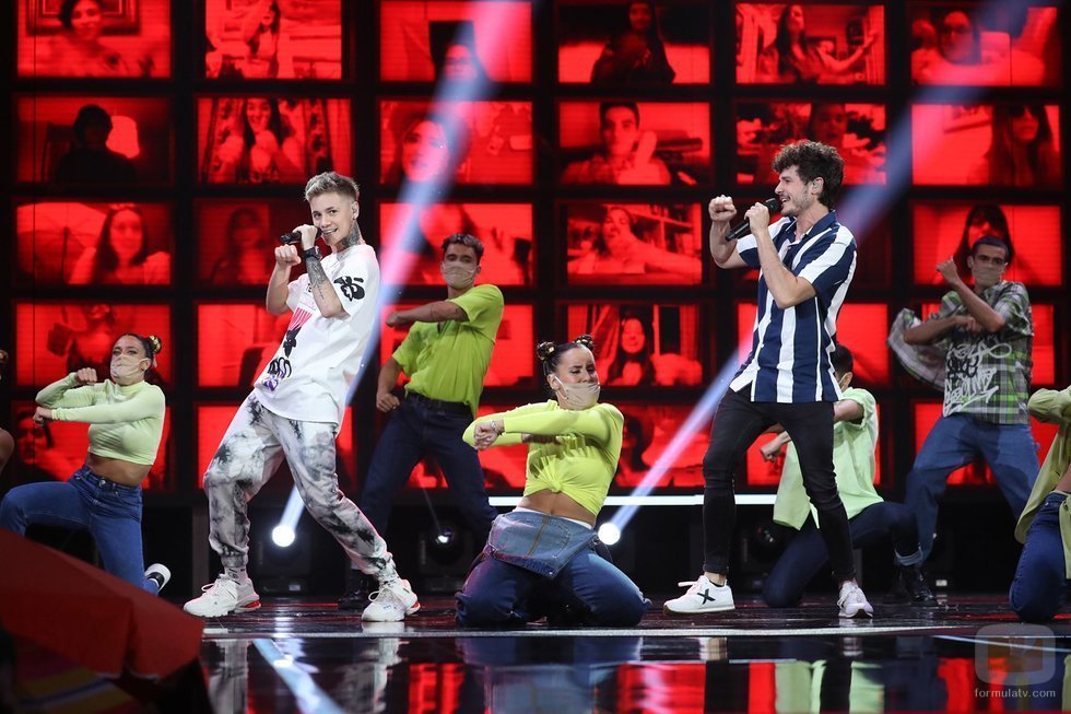 Hugo Cobo y Miki Núñez cantan "Me vale" en la Gala 12 de 'OT 2020'