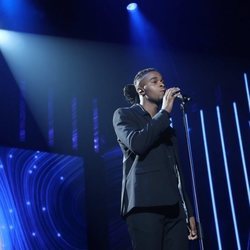 Famous canta "Hoy ya no" en la Gala Final de 'OT 2020'