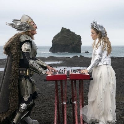 Lars y Sigrit en el videoclip de "Volcano Man", tema de 'Festival de la Canción de Eurovisión: La historia de Fire Saga'