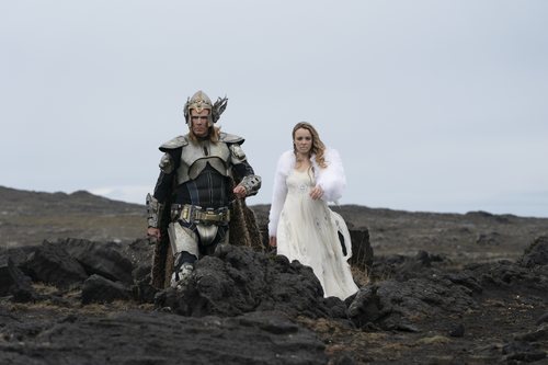 Lars y Sigrit cantan "Volcano Man" en 'Festival de la Canción de Eurovisión: La historia de Fire Saga'
