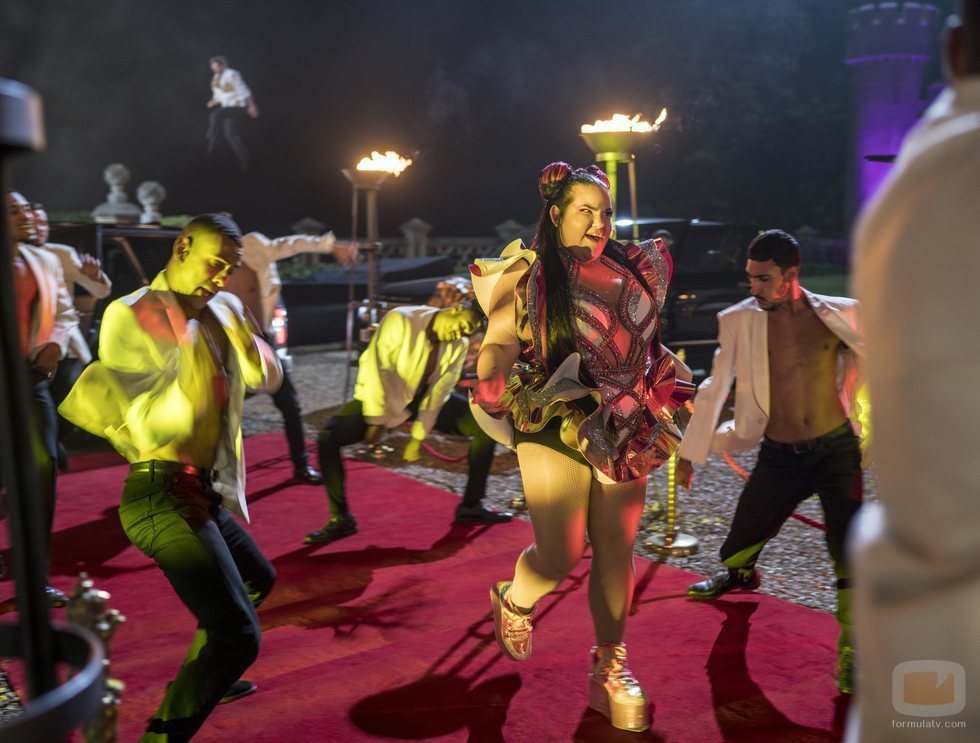 Netta hace su aparición en 'Festival de la Canción de Eurovisión: La historia de Fire Saga'