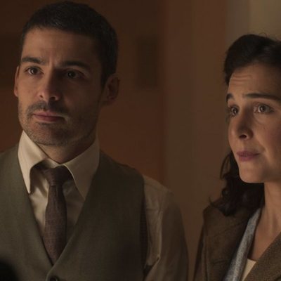 Nico Romero y Nadia de Santiago en la temporada final de 'Las chicas del cable'