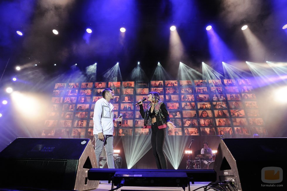 Bruno y Maialen cantan en el concierto de 'OT 2020'
