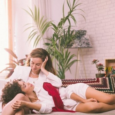 Paula Usero y Carol Rovira, en la sesión promocional de '#Luimelia' 2