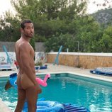 Edgar Vittorino enseña el culo en una foto totalmente desnudo