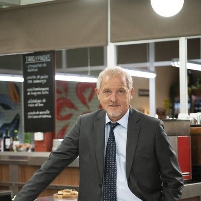 Jordi Rebellón es Fernando Luján en 'Mercado central'