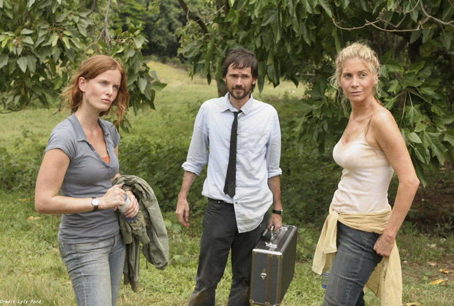 Rebecca Mader, Jeremy Davies y Elizabeth Mitchell en 'Perdidos'