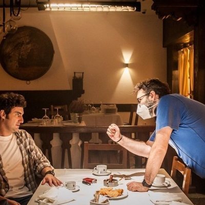 Miki Esparbé y Carlos Therón en el rodaje de 'Reyes de la noche'