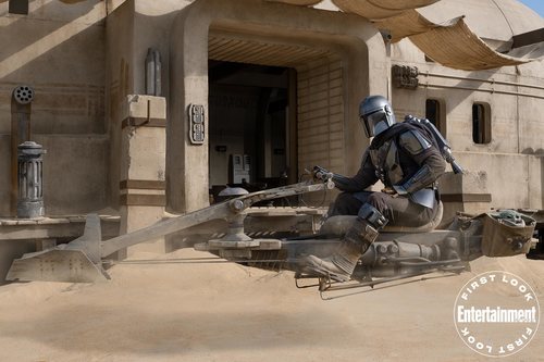 Din Djarin conduce junto a Baby Yoda en la segunda temporada de 'The Mandalorian'