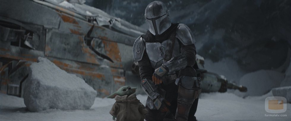 Baby Yoda y Mando en la temporada 2 de 'The Mandalorian'