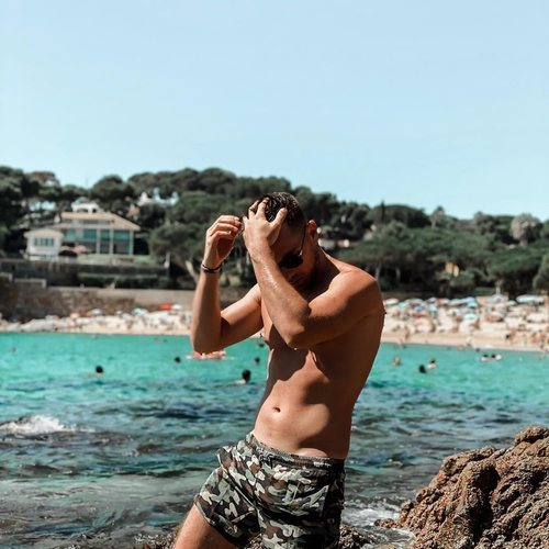 Tom Brusse, de 'La isla de las tentaciones 2', sin camiseta